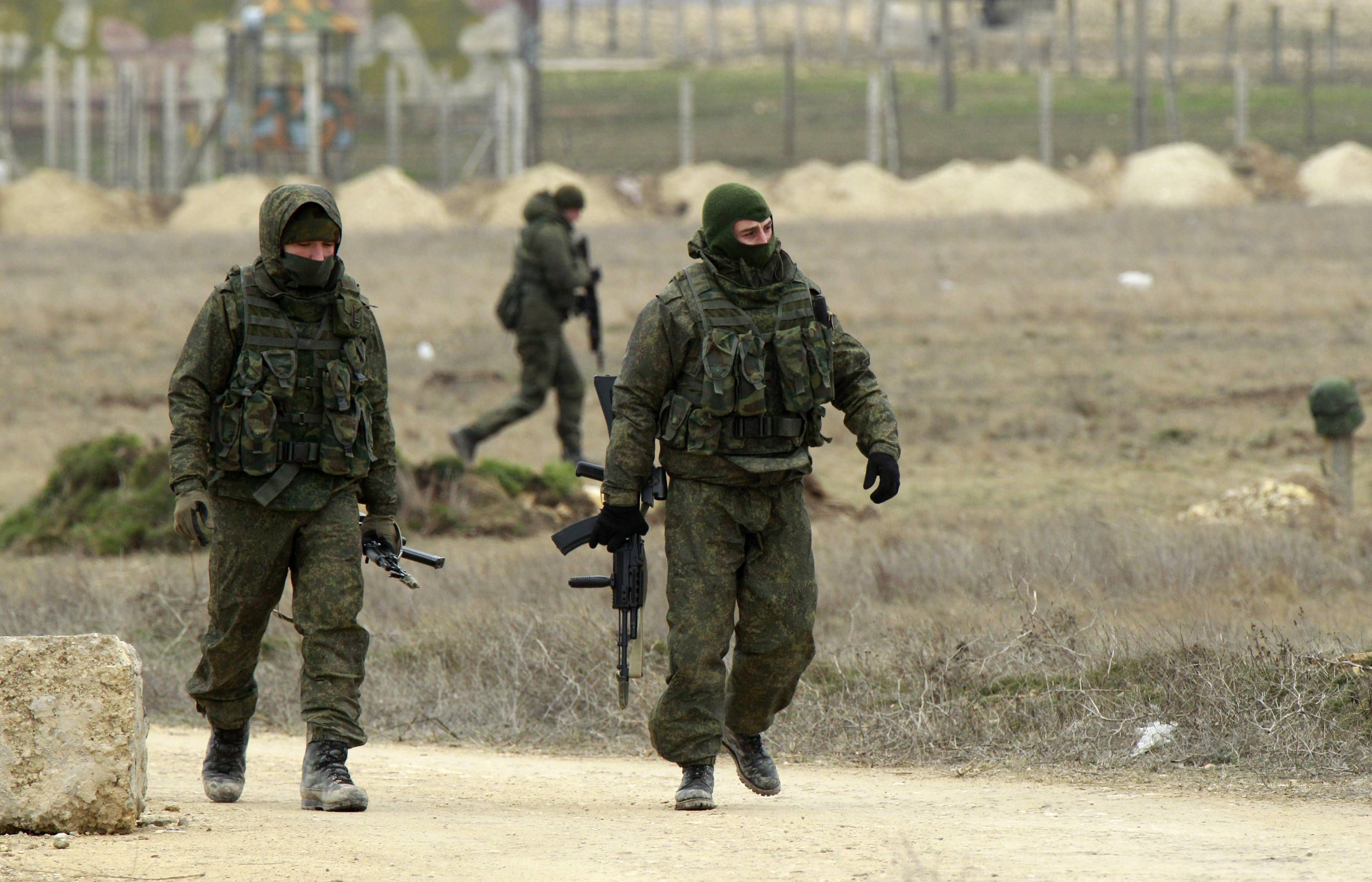 На Херсонщині окупанти грабують місцеві садиби