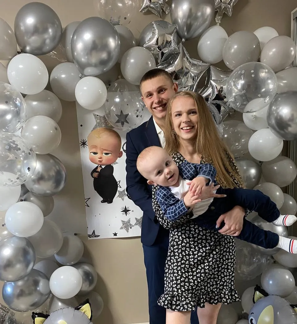 Марія з чоловіком та сином Марія з чоловіком та сином