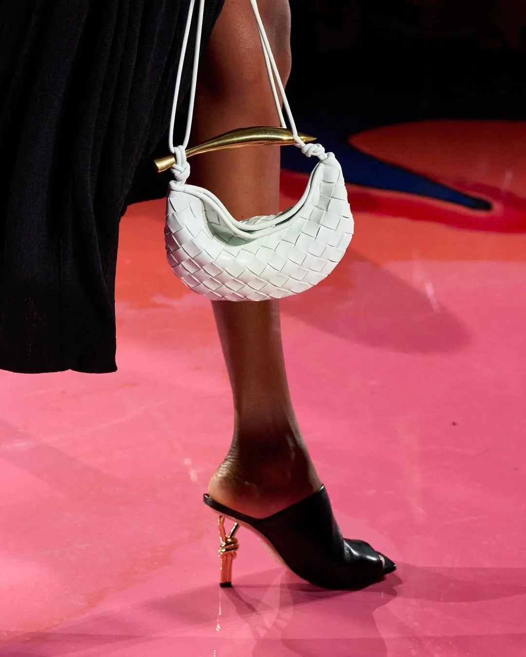 Sardine від Bottega Veneta – трендова сумка осені Sardine від Bottega Veneta – трендова сумка осені