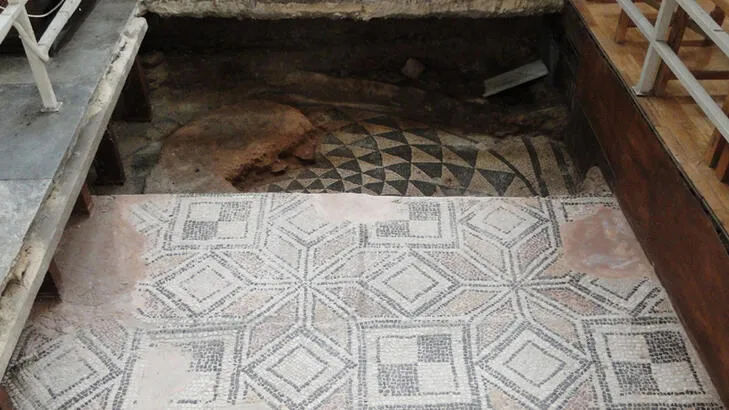 Розкопки у церкві міста Демре Розкопки у церкві міста Демре