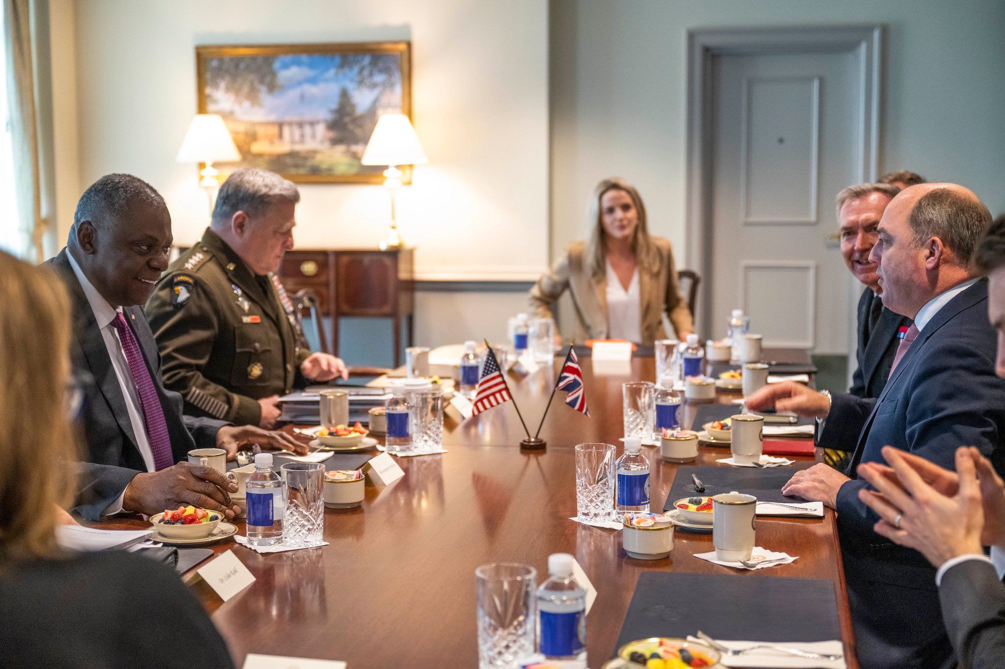 Британский министр обороны полетел в США – причина визита Британский министр обороны полетел в США – причина визита