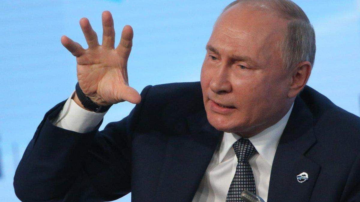Военное положение России - Путин ограничил въезд в Севастополь 