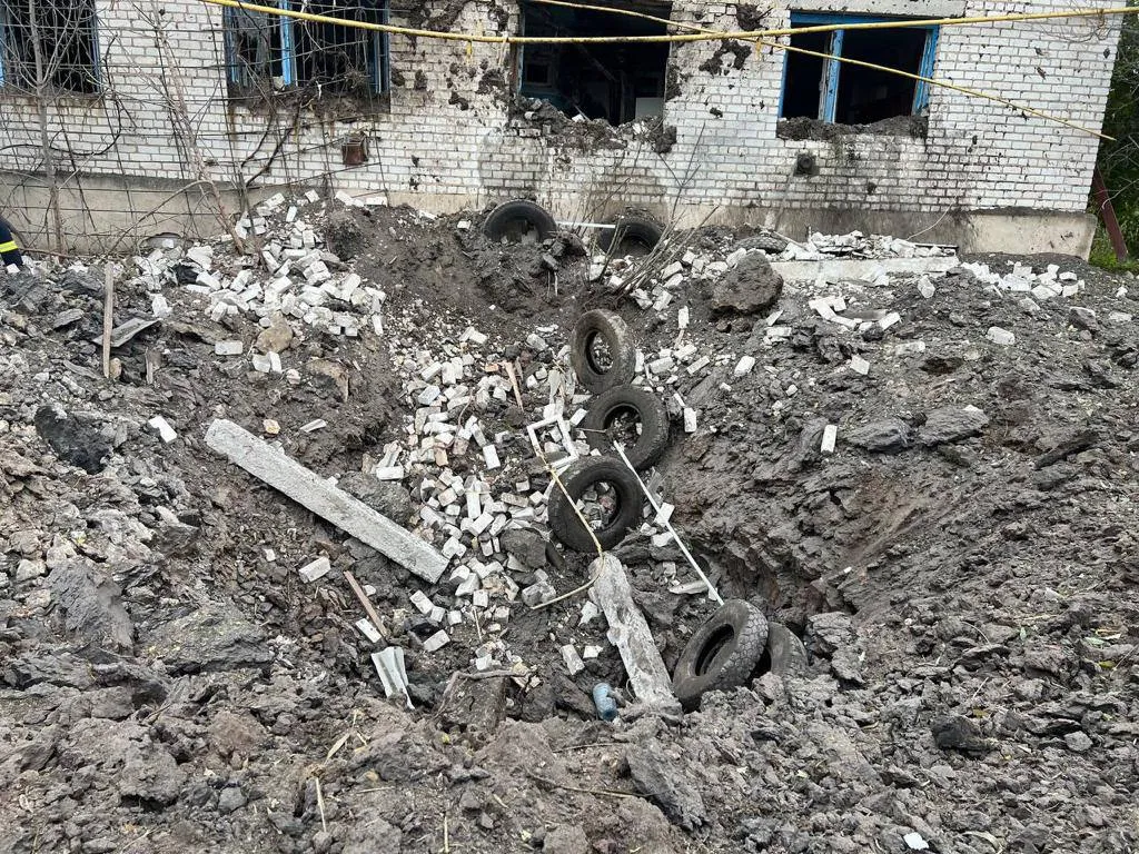 Россияне обстреляли специализированную детскую школу в Запорожской области