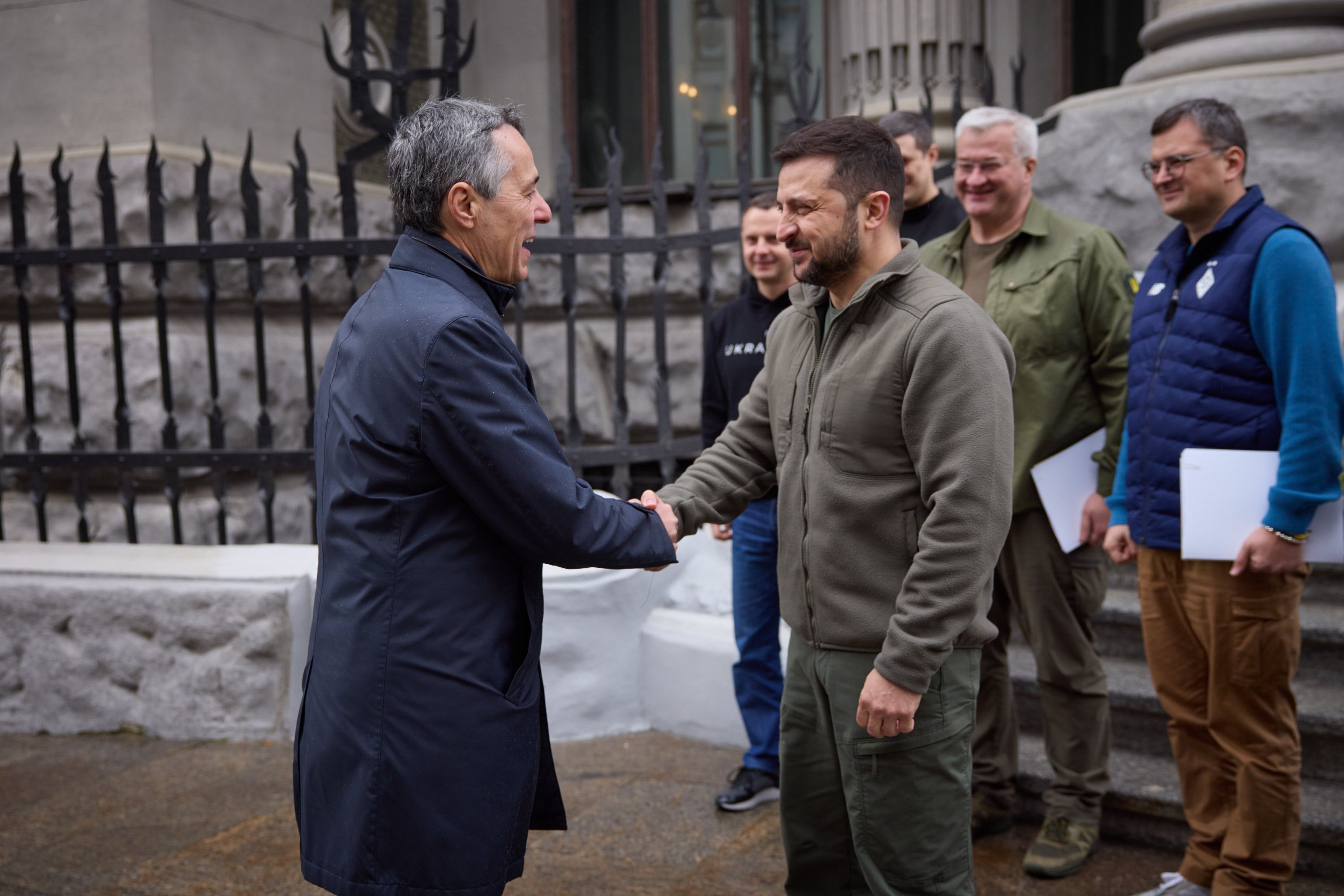 "Сохранять нейтралитет сейчас невозможно": Зеленский встретился с президентом Швейцарии - 24 Канал "Сохранять нейтралитет сейчас невозможно": Зеленский встретился с президентом Швейцарии - 24 Канал