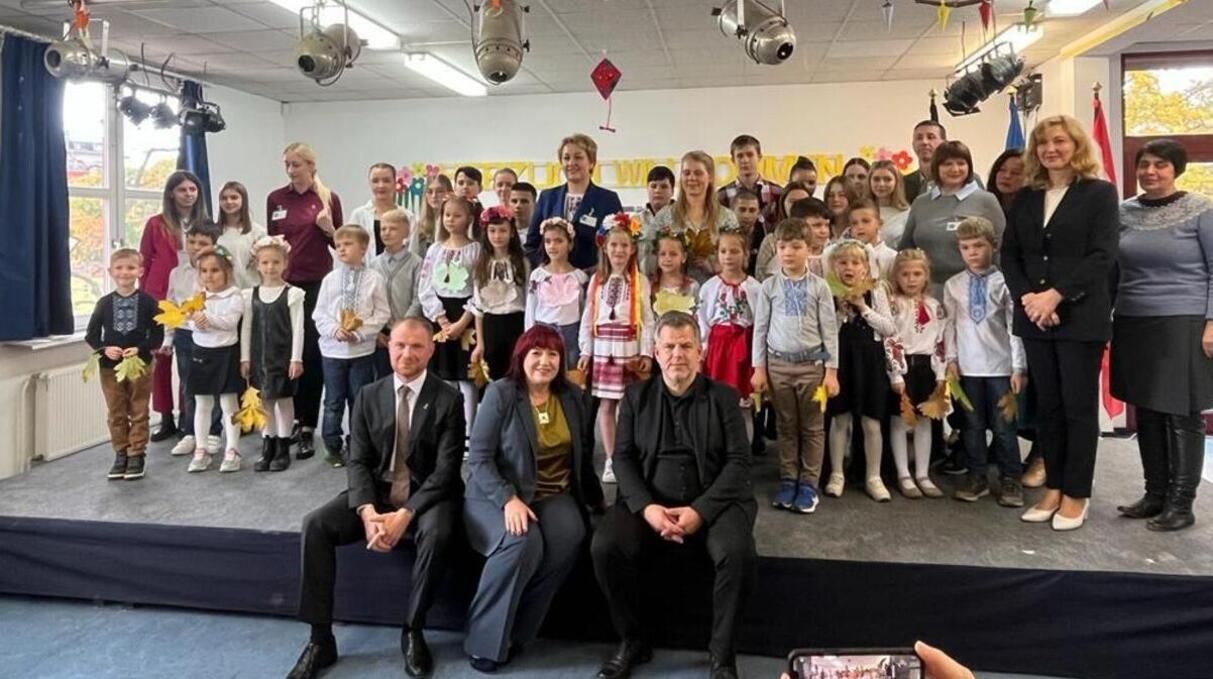 Образование за рубежом - в Берлине ученики будут учиться на немецком и украинском языках - 24 канал - Образование Образование за рубежом - в Берлине ученики будут учиться на немецком и украинском языках - 24 канал - Образование