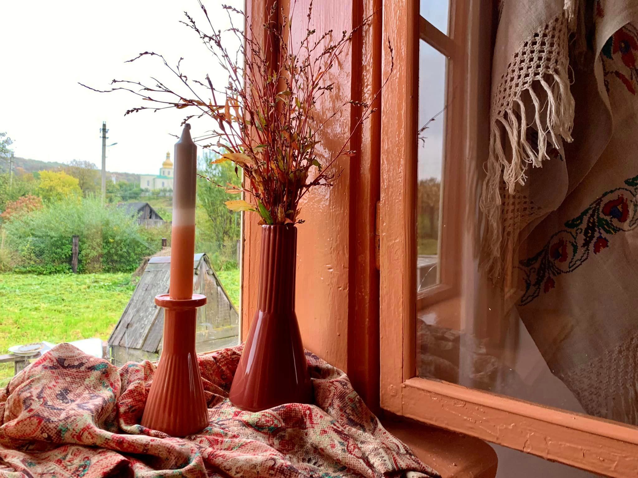 Львовянка восстанавливает заброшенные дома и выставляет их на продажу