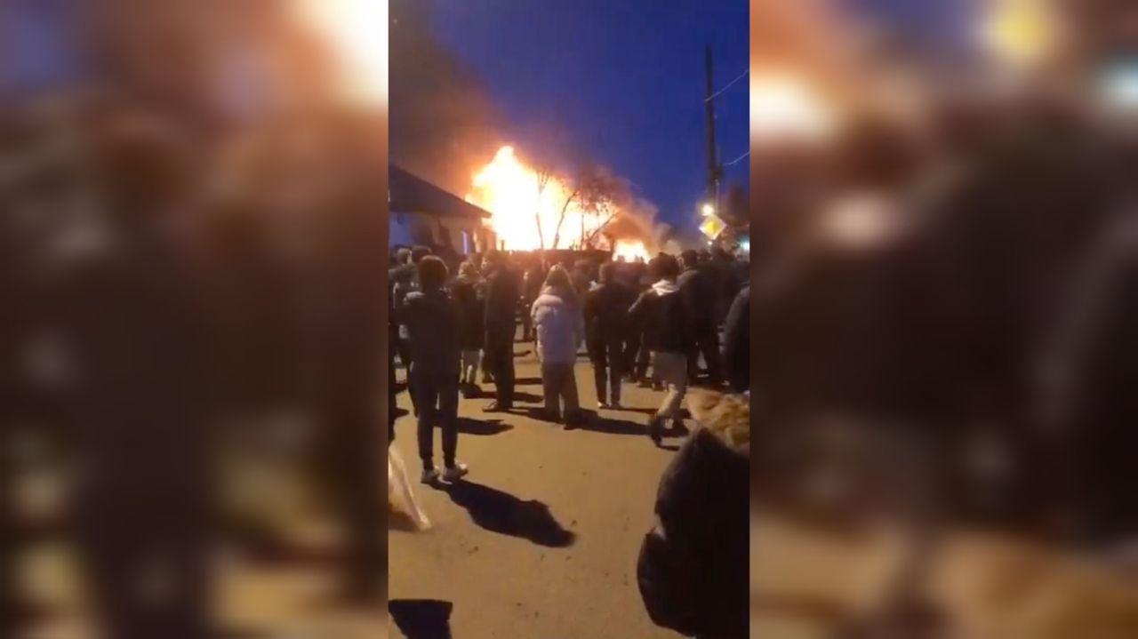 Пилоты самолета в Иркутске погибли, возможно, еще до падения самолета Пилоты самолета в Иркутске погибли, возможно, еще до падения самолета