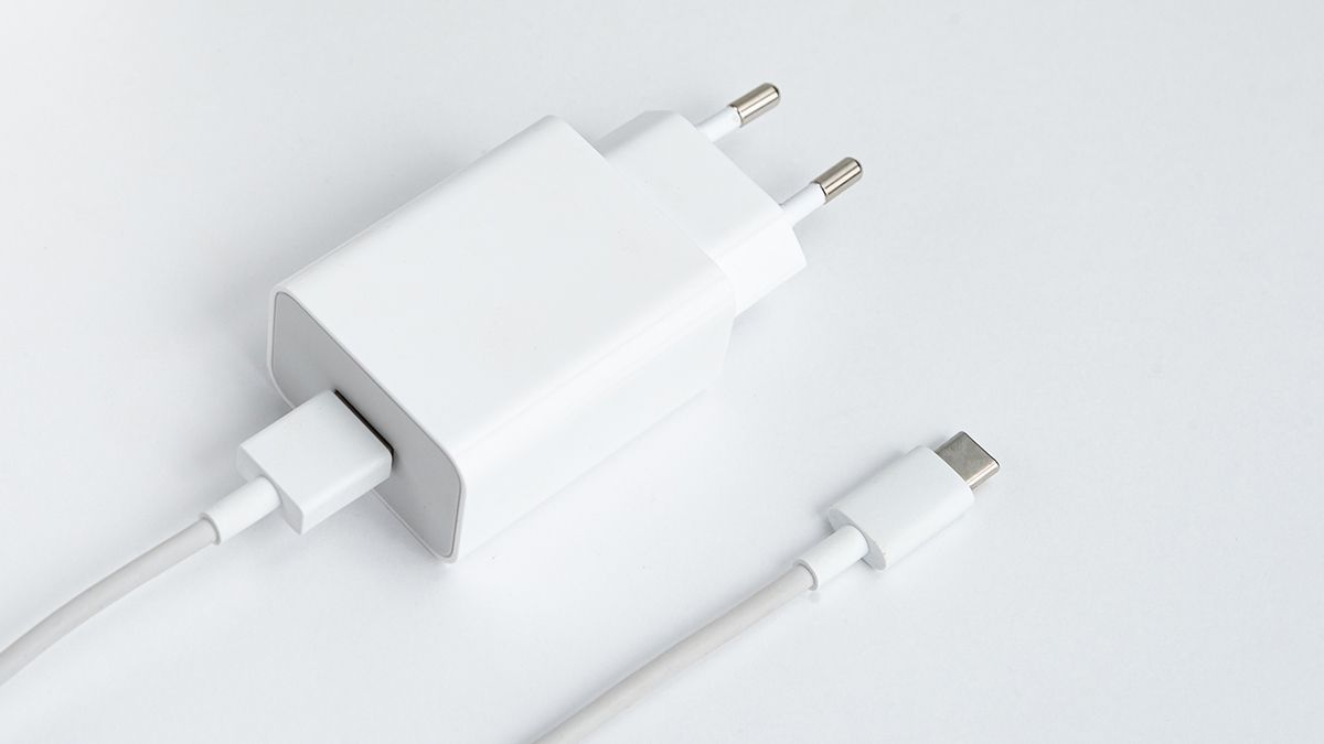 Apple офіційно відповіла, чи випустить iPhone із USB-C - Техно