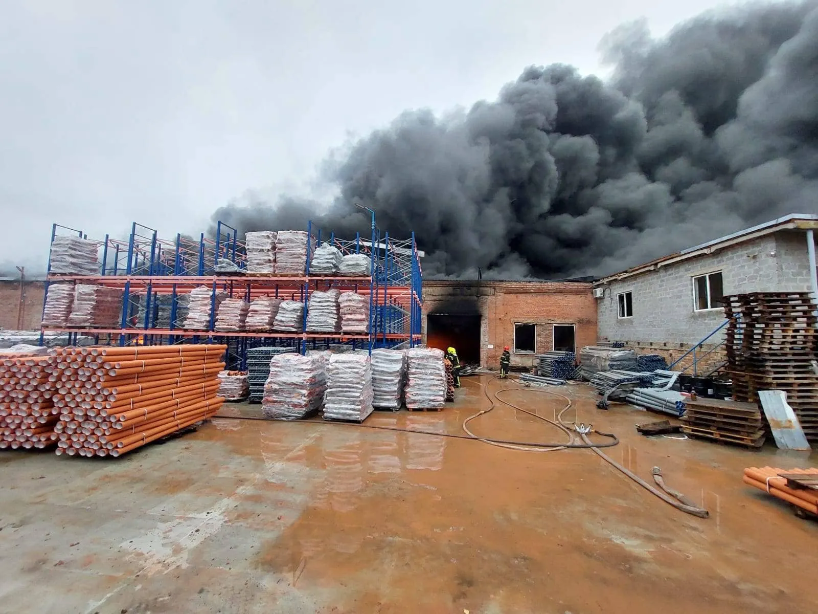 Наслідки нічного обстрілу Краматорська Наслідки нічного обстрілу Краматорська