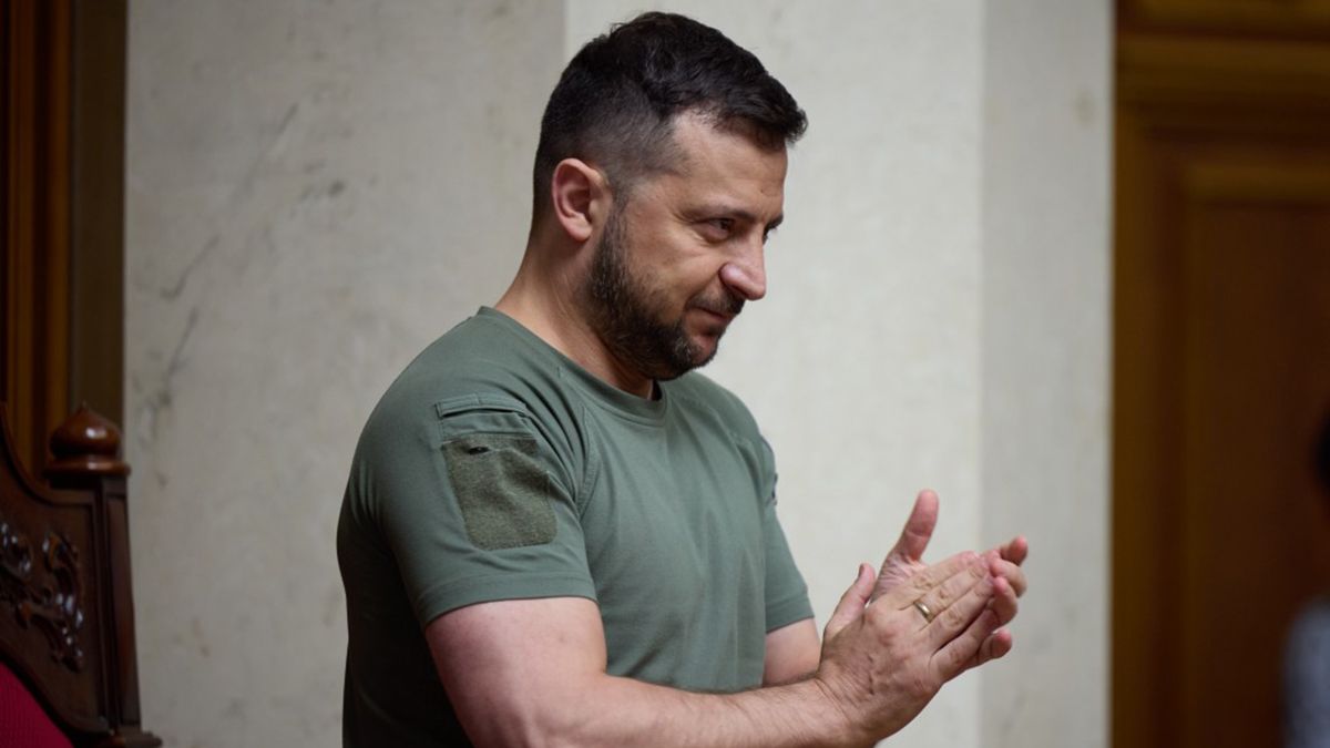 Владимир Зеленский назвал количество сбитых российских вертолётов Владимир Зеленский назвал количество сбитых российских вертолётов