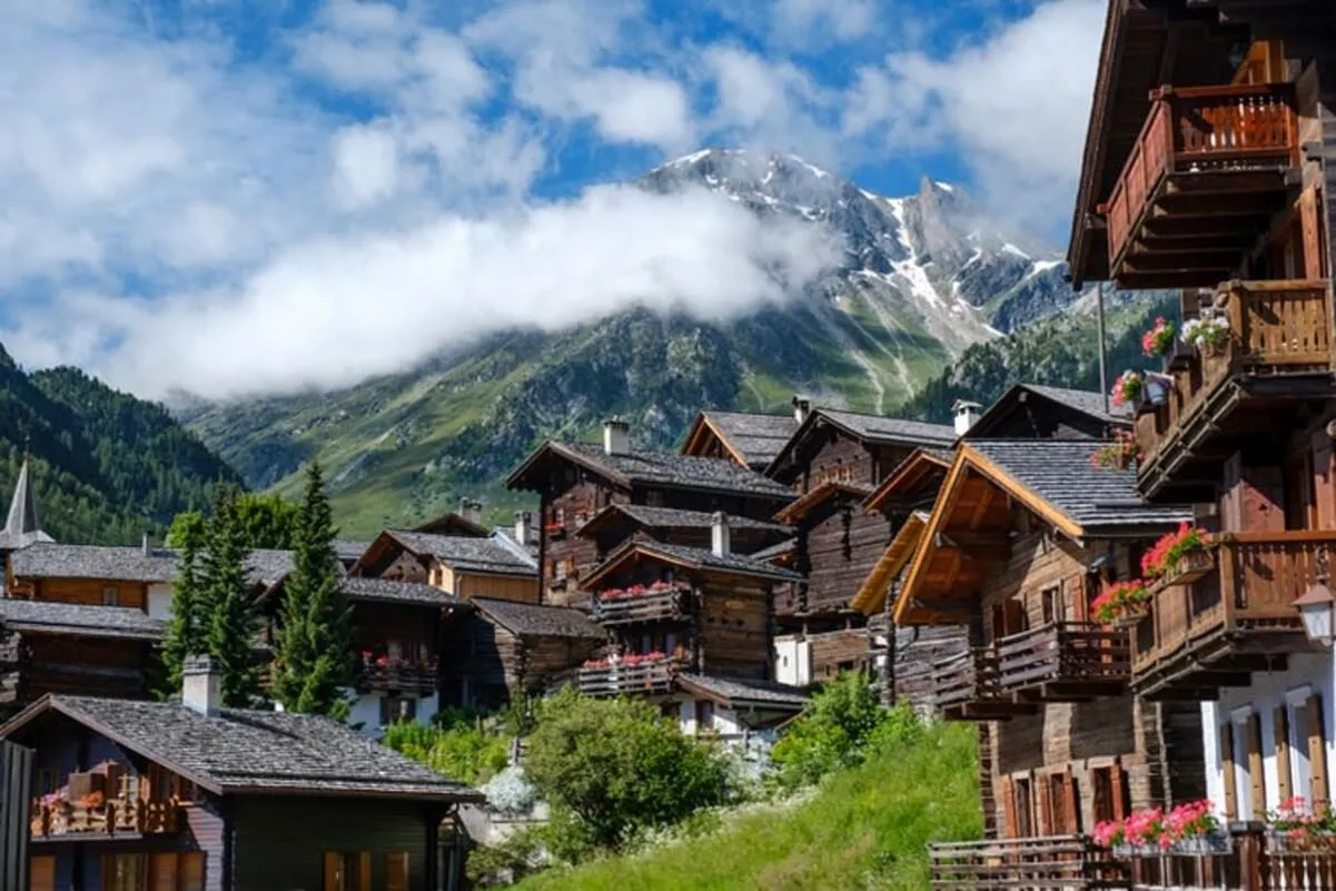 Швейцарія увійшла до переліку найкращих місць для сімейних подорожей у 2023 році