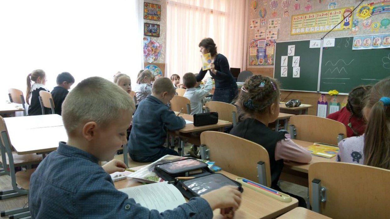 Каникулы в школах - в нескольких городах Украины отменили осенний отдых - 24 канал - Образование