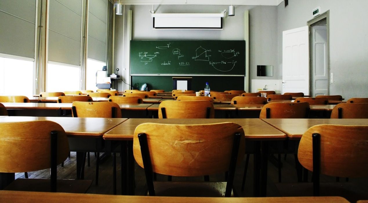 Освіта в окупації - учителі-колаборанти масово тікають зі шкіл Мелітополя - 24 канал - Освіта Освіта в окупації - учителі-колаборанти масово тікають зі шкіл Мелітополя - 24 канал - Освіта