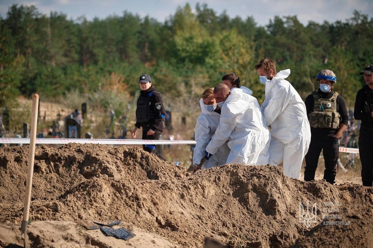 Масові поховання у Лимані – встановили причину смерті дітей