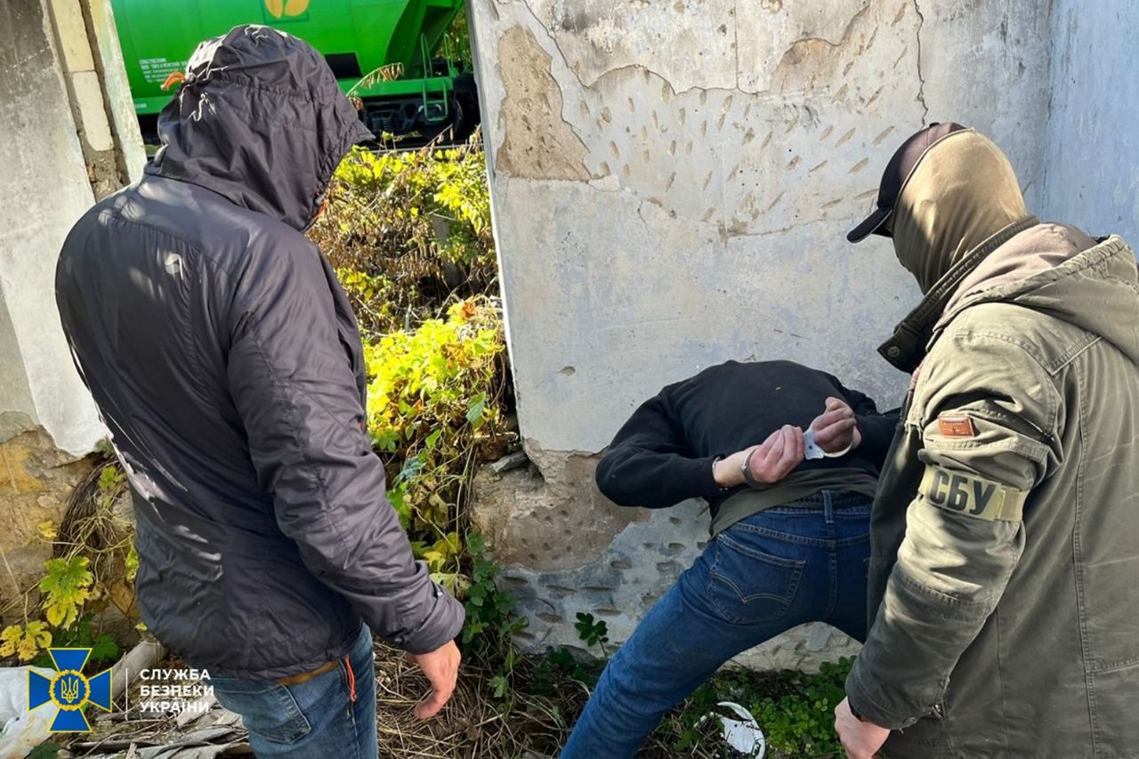 СБУ затримала диверсанта воєнної розвідки Росії СБУ затримала диверсанта воєнної розвідки Росії