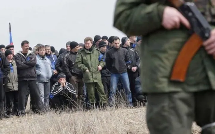 Росіяни незаконно мобілізовують українців у своє військо