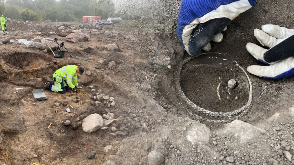 Арзеологи відкопали срібний скарб у поселенні вікінгів - Техно