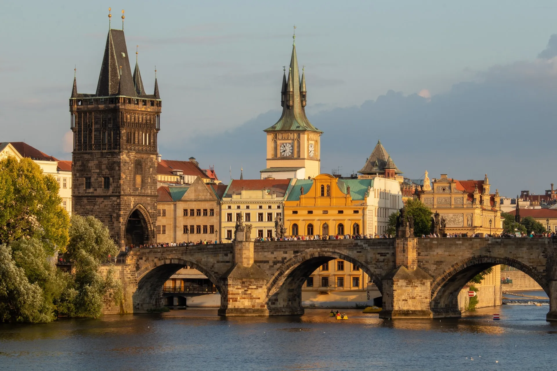 Карлов мост – самый старый мост в Праге