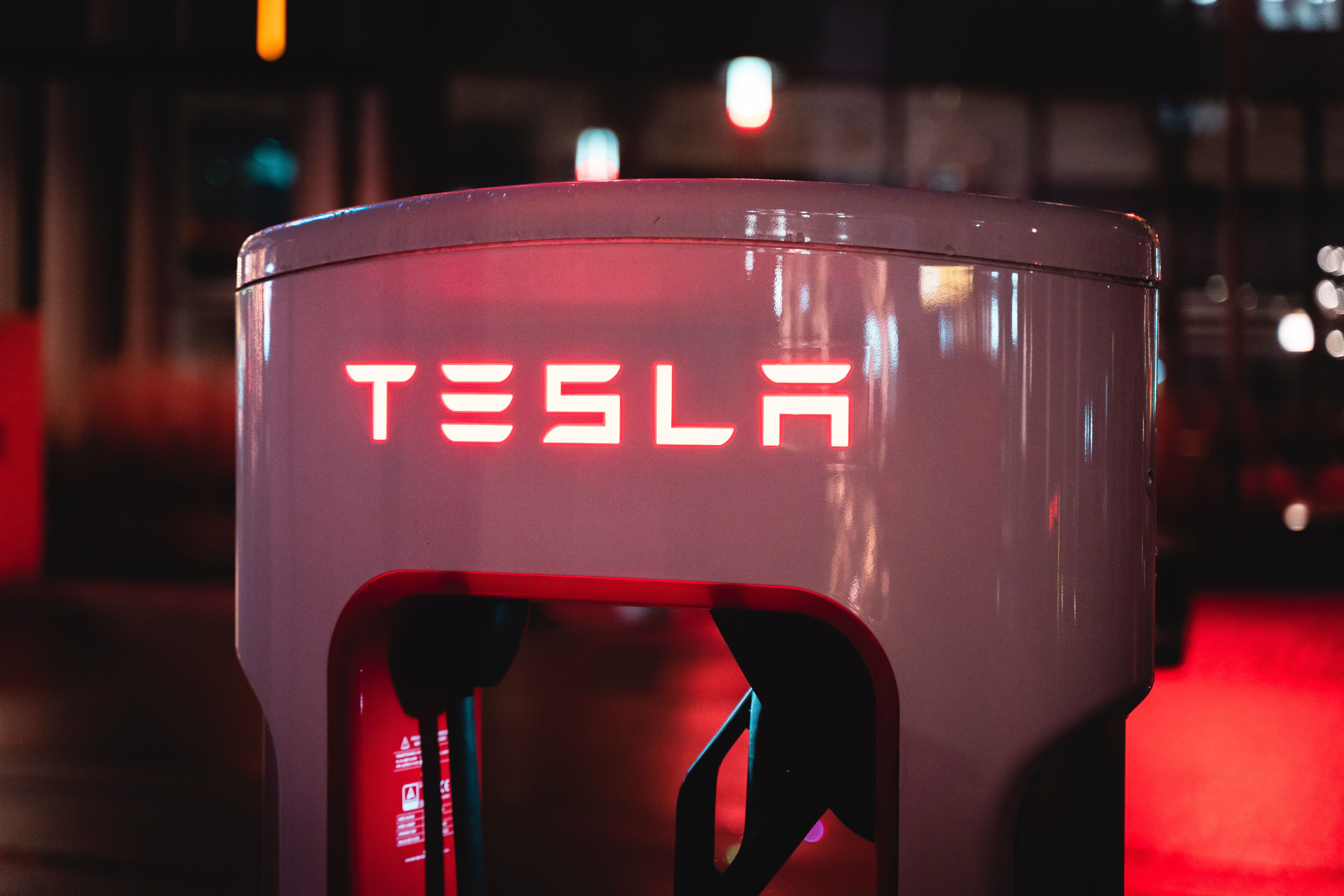 Tesla закрыла магазин в Китае в ТЦ Parkview Green, чтобы сократить расходы
