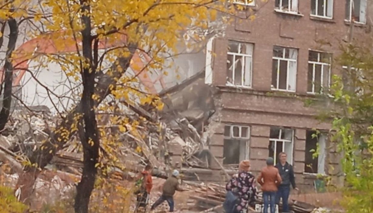 Образование в оккупации - россияне в Мариуполе россияне сносят школу №45 - 24 канал - Образование Образование в оккупации - россияне в Мариуполе россияне сносят школу №45 - 24 канал - Образование