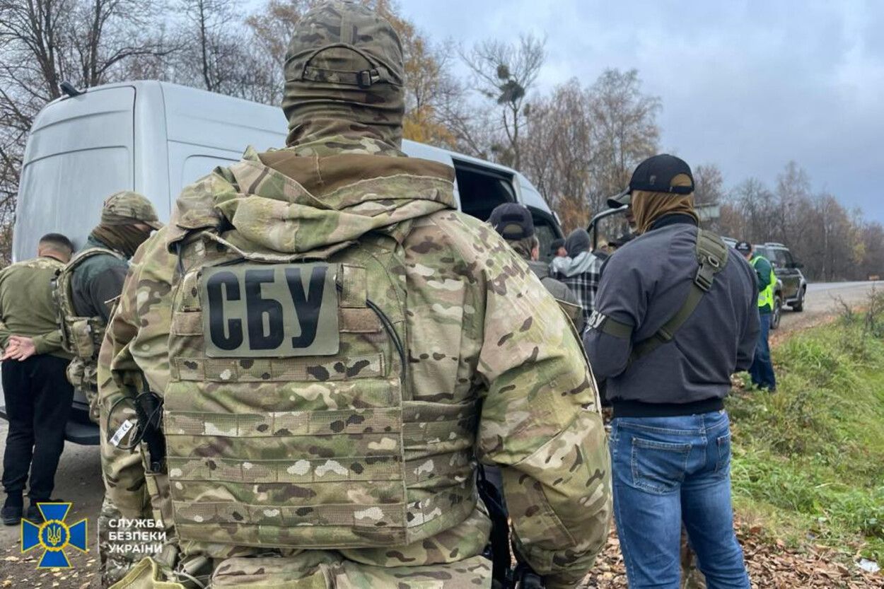 Выезд мужчин за границу - СБУ раскрыла масштабные схемы переправки мужчин - 24 Канал Выезд мужчин за границу - СБУ раскрыла масштабные схемы переправки мужчин - 24 Канал