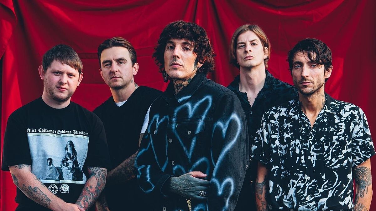 Bring Me The Horizon собирает деньги для животных в Украине – что разыгрывают за донаты