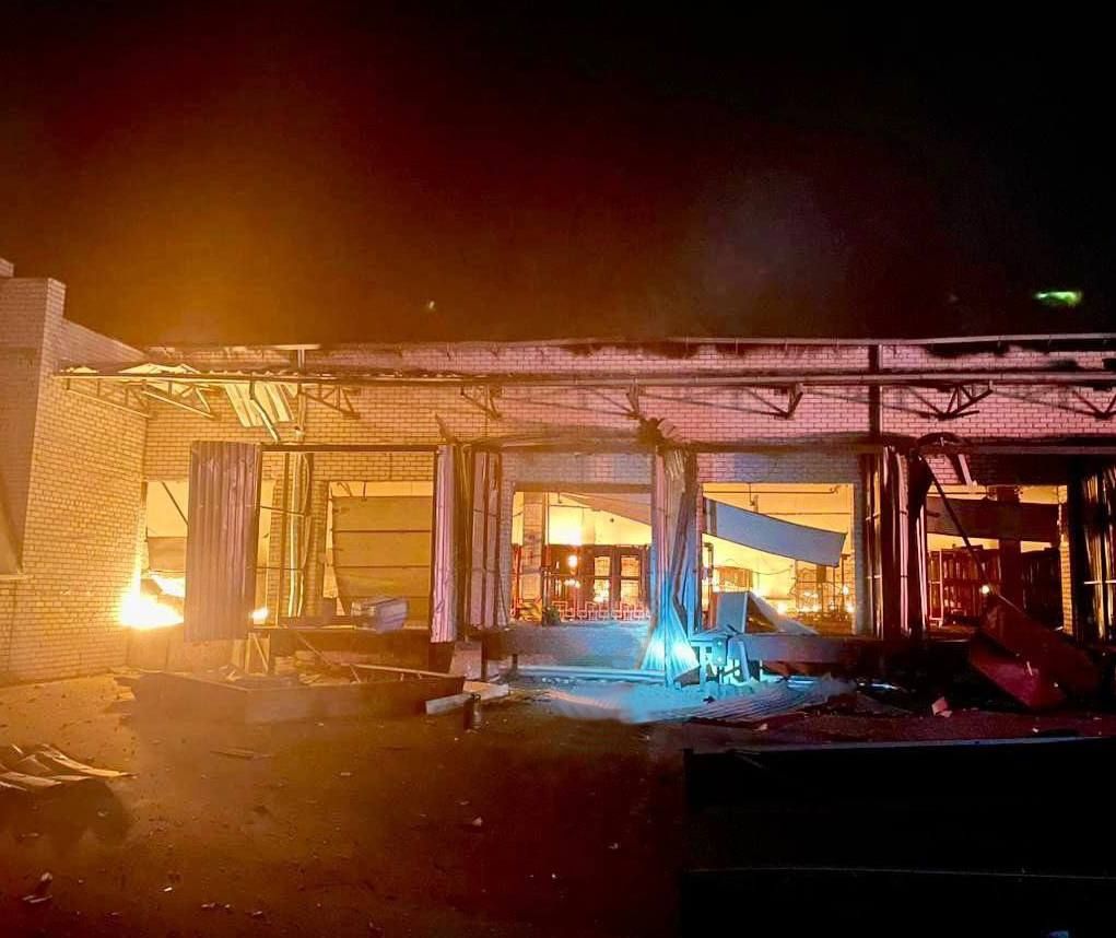 пожар в Днепре разрушил склады предприятия