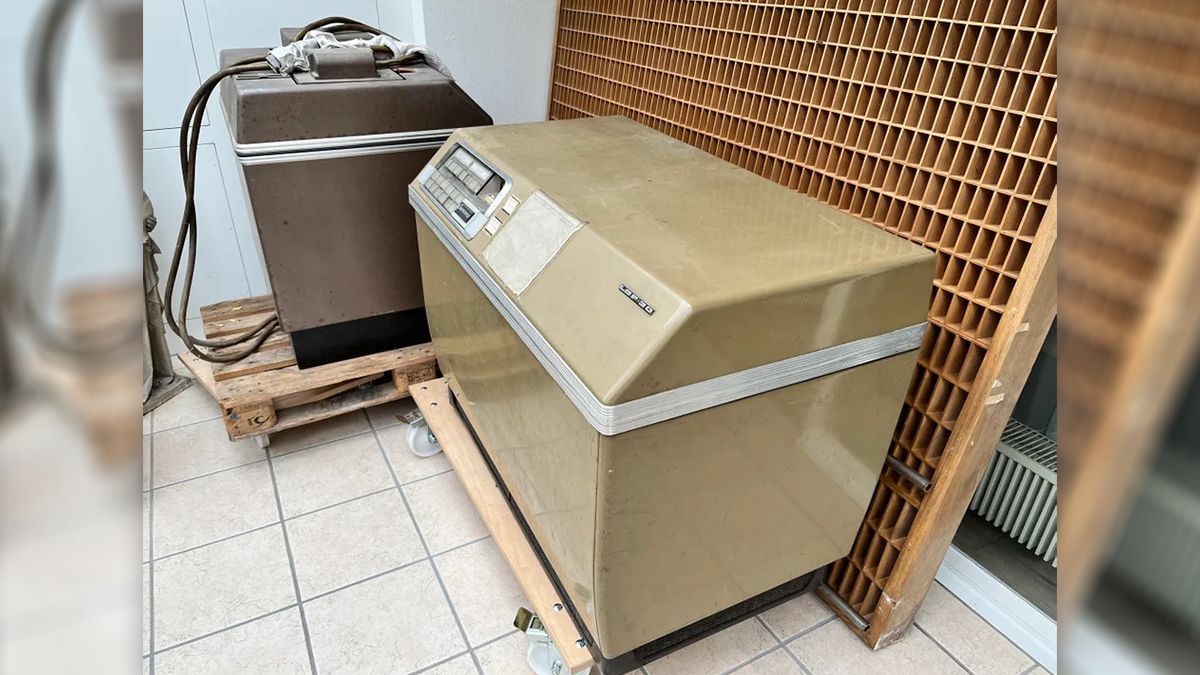 Пользователь Reddit обнаружил редкий компьютер 1956 года в подвале своих бабушки и дедушки - Техно Пользователь Reddit обнаружил редкий компьютер 1956 года в подвале своих бабушки и дедушки - Техно