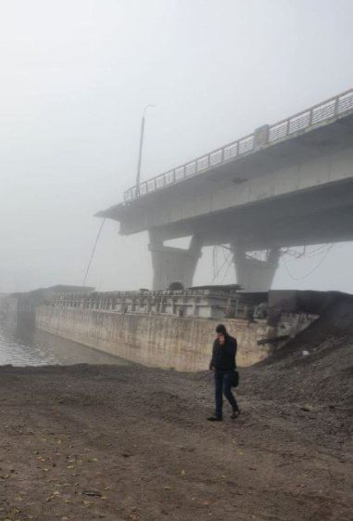 Антонівський міст у Херсоні обвалився - у мережі з'явилися фото