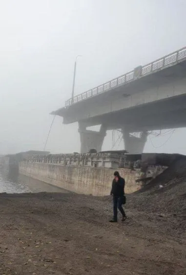 Перші кадри Антонівського мосту після руйнування