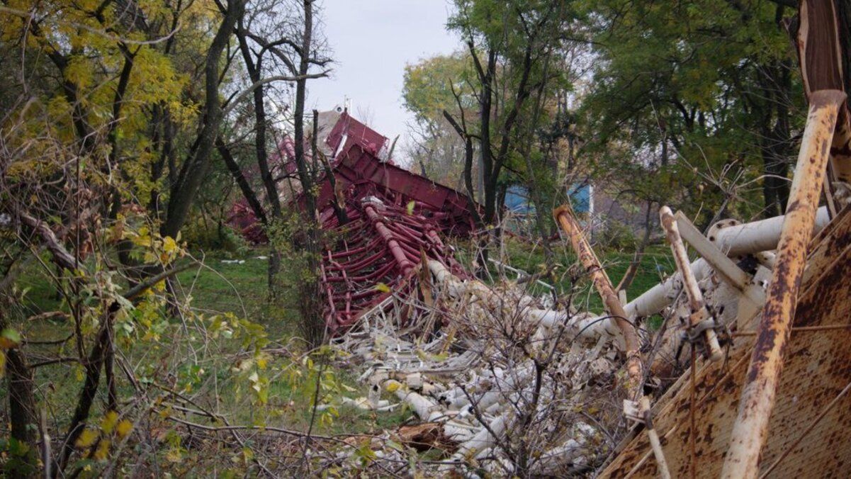 Оккупанты все же уничтожили телебашню в Херсоне Оккупанты все же уничтожили телебашню в Херсоне
