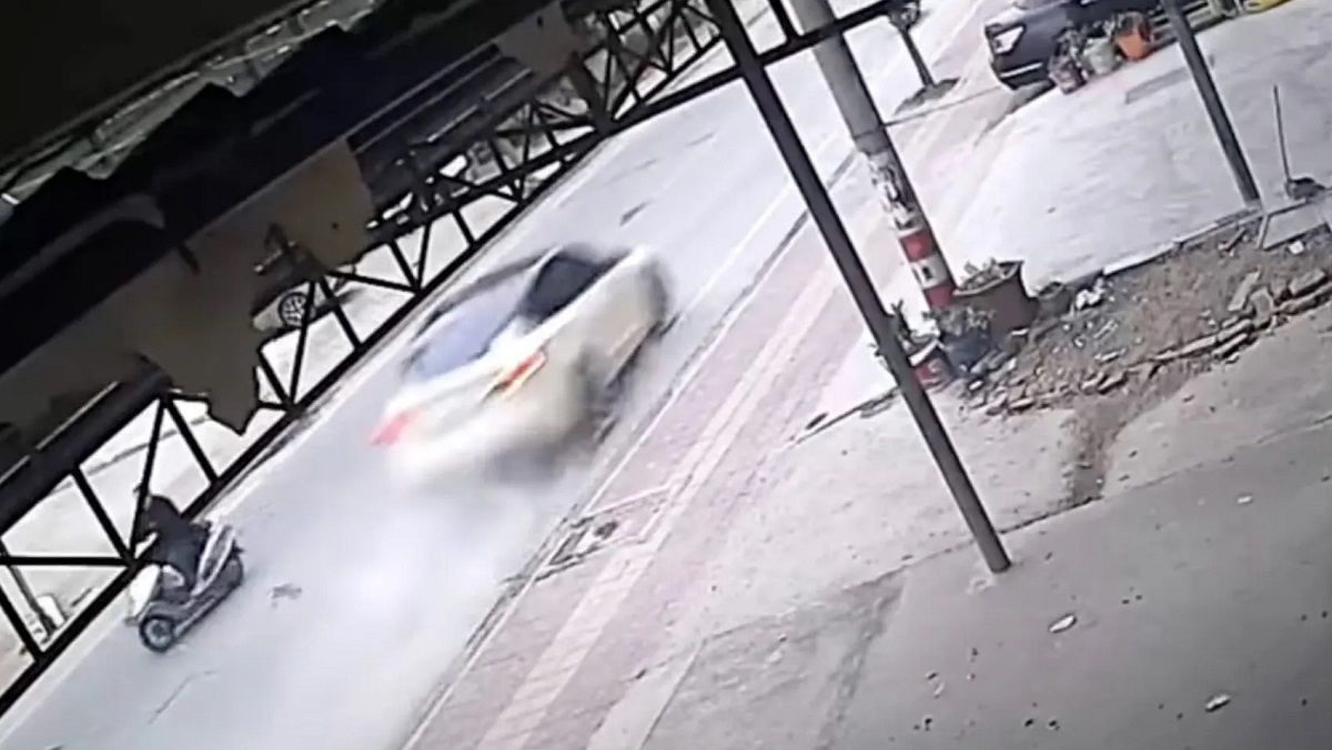 Tesla устроила ужасную аварию в Китае Tesla устроила ужасную аварию в Китае