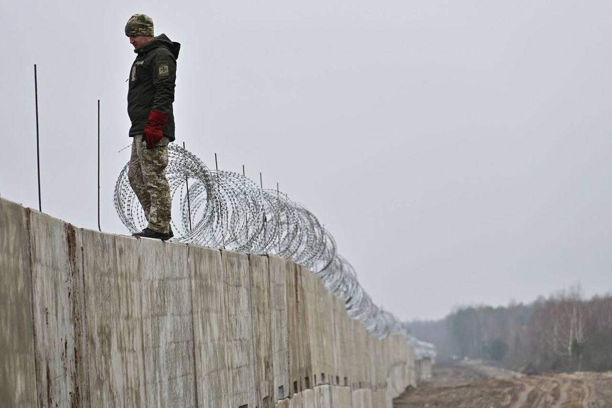 Україна зводить стіну на кордоні з Білоруссю
