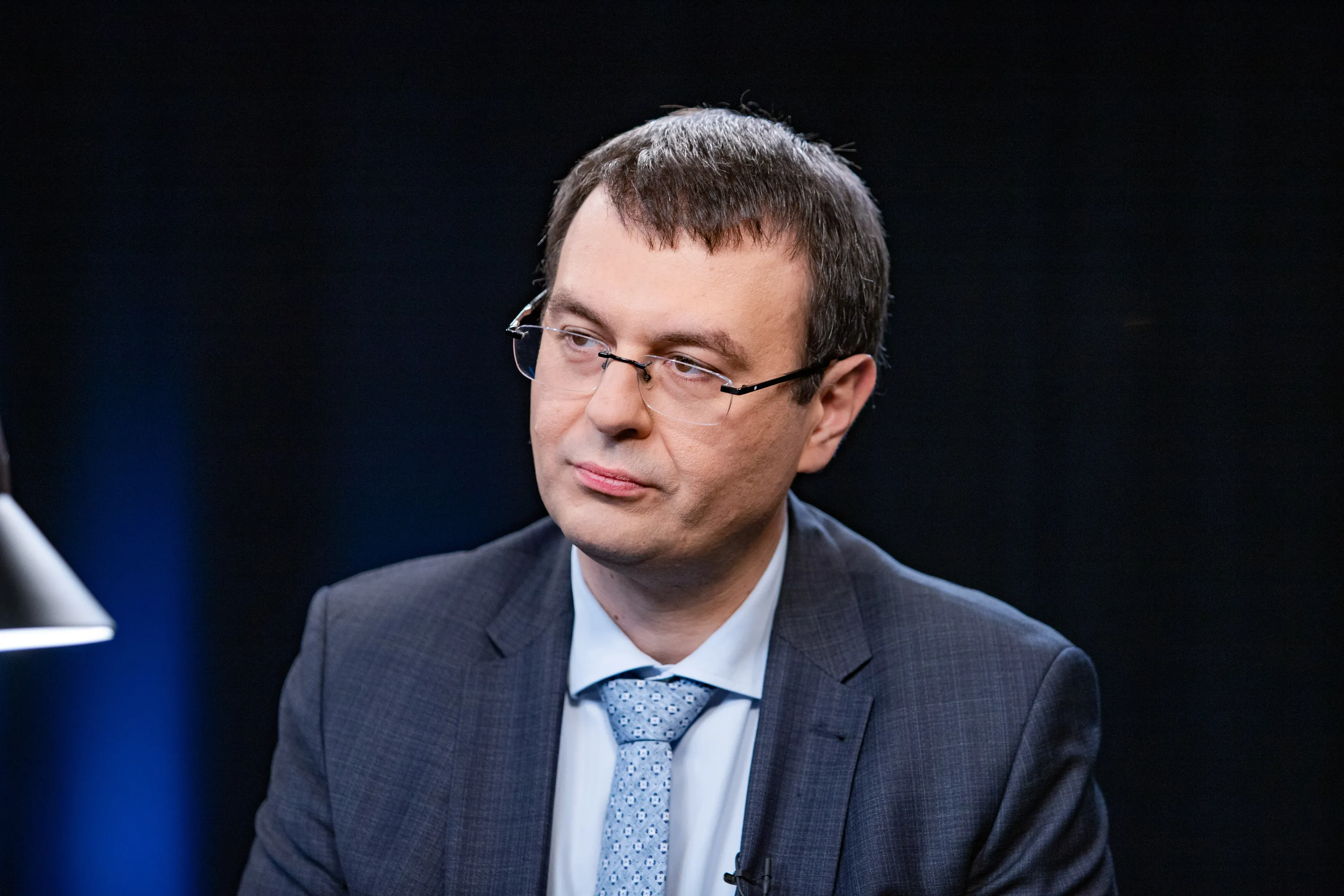Україні, які продовжують працювати, мають сплачувати податки Україні, які продовжують працювати, мають сплачувати податки
