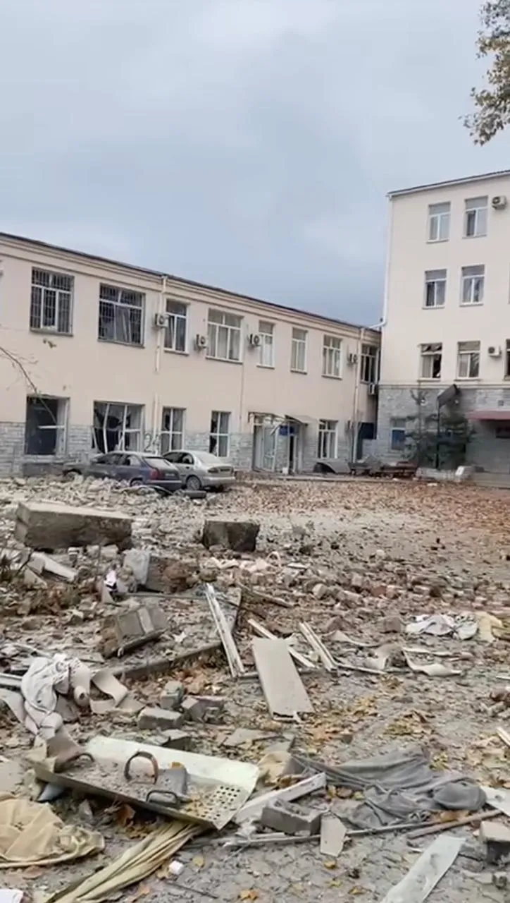 От управления полиции остались камни От управления полиции остались камни