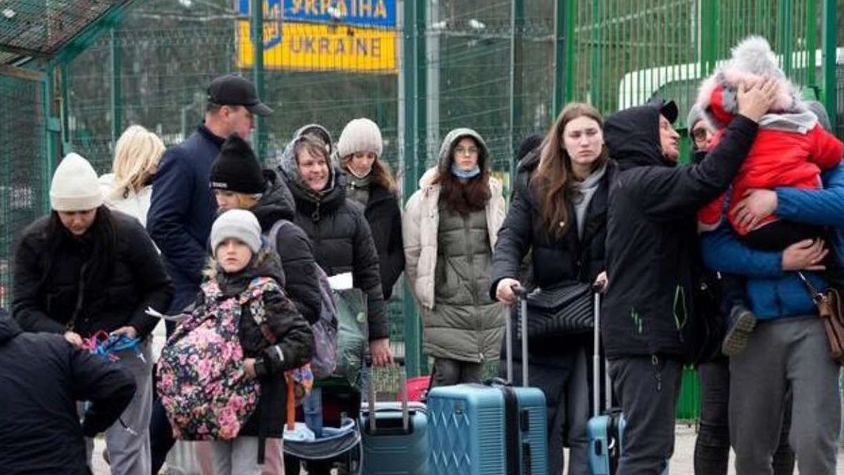 Зеленський розповів, коли біженці зможуть повертатися додому