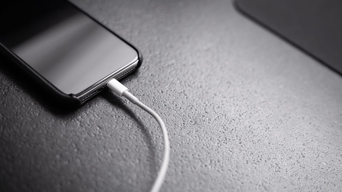Уся лінійка iPhone 15 вийде з USB-C, але у деяких моделей його можливості штучно обмежать - Техно Уся лінійка iPhone 15 вийде з USB-C, але у деяких моделей його можливості штучно обмежать - Техно