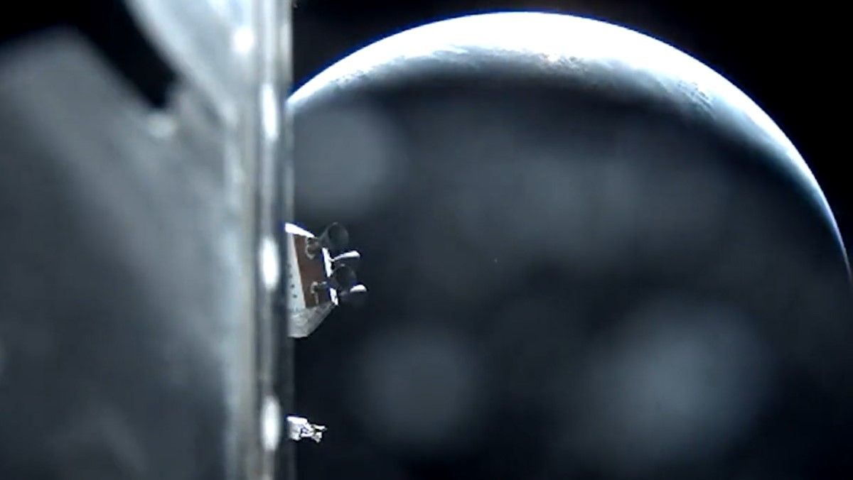 Orion удаляется от Земли Orion удаляется от Земли