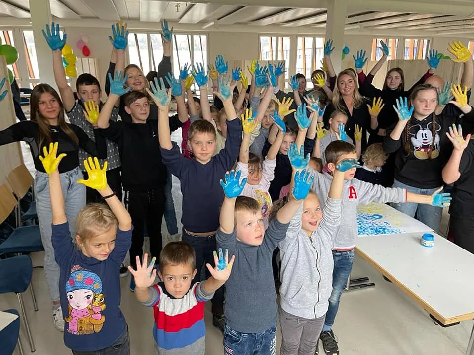 Тина Кароль встретилась с украинскими детьми-сиротами в Швейцарии