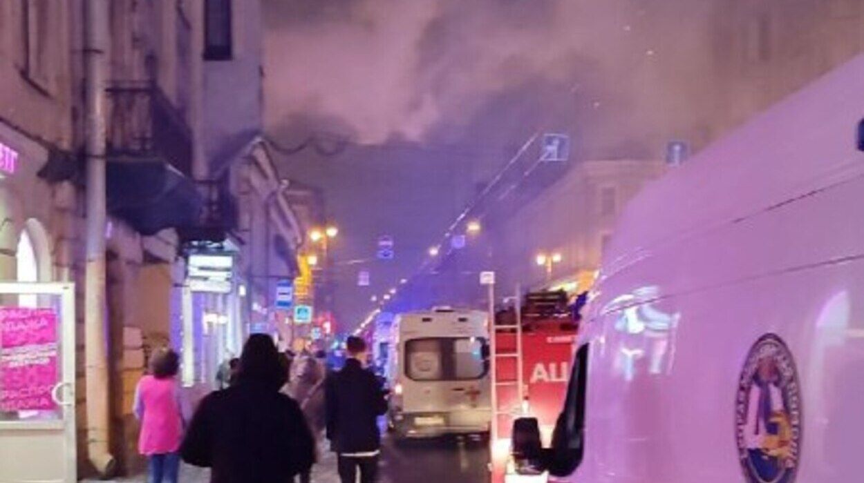 Пожар в Петербурге 20 ноября 2022 года - пылает историческая достопримечательность - все, что известно - 24 Канал Пожар в Петербурге 20 ноября 2022 года - пылает историческая достопримечательность - все, что известно - 24 Канал