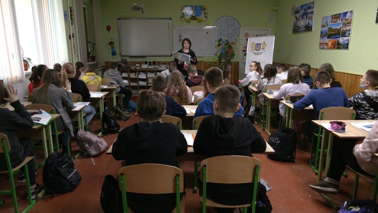 Школы в Ровно - в городе возобновляют очное обучение, но есть условие - новости равного - 24 канал