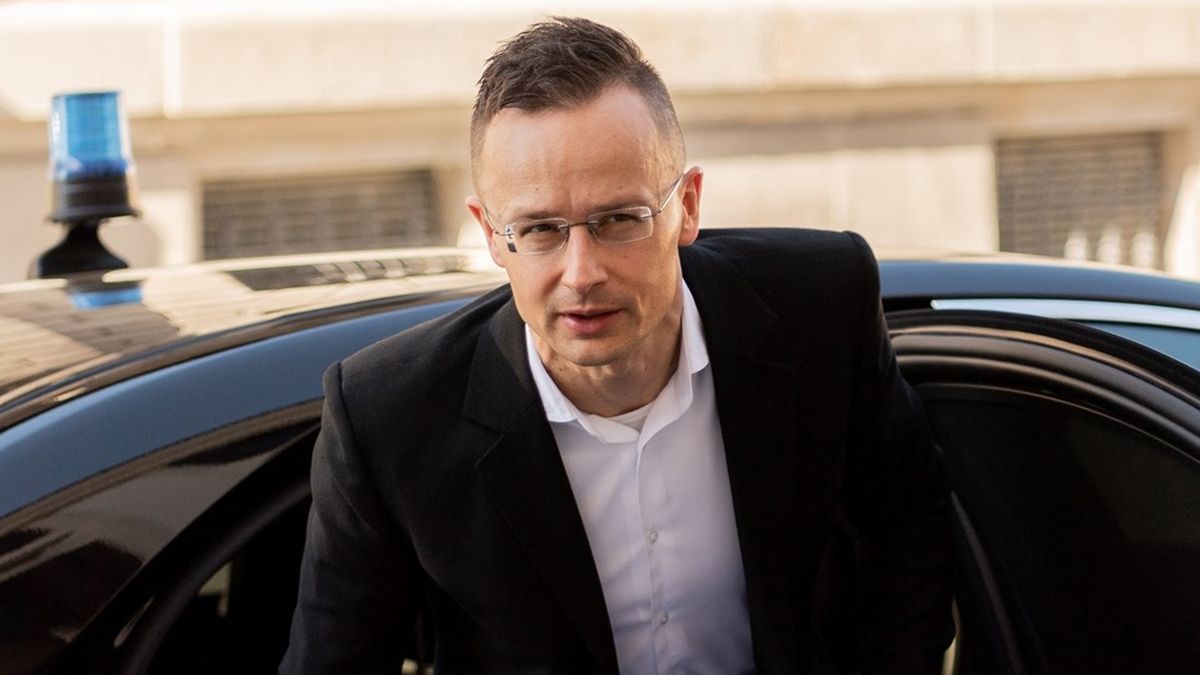 Петер Сийярто уехал на форум в России – что об этом известно Петер Сийярто уехал на форум в России – что об этом известно