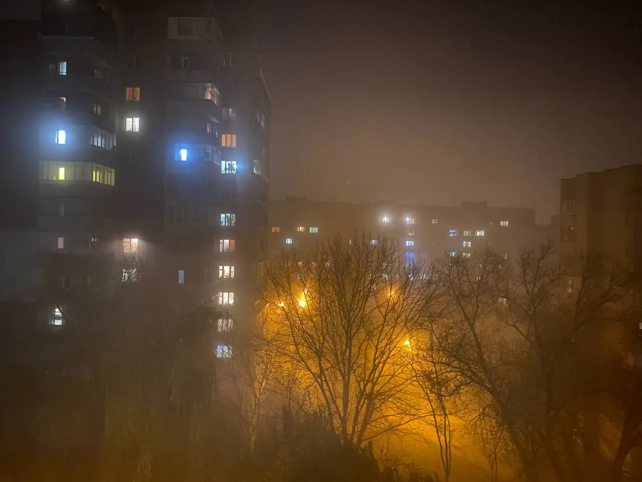 Львов окутал туман Львов окутал туман