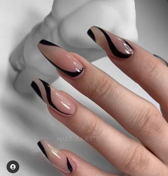 Трендовый маникюр на зиму Трендовый маникюр на зиму