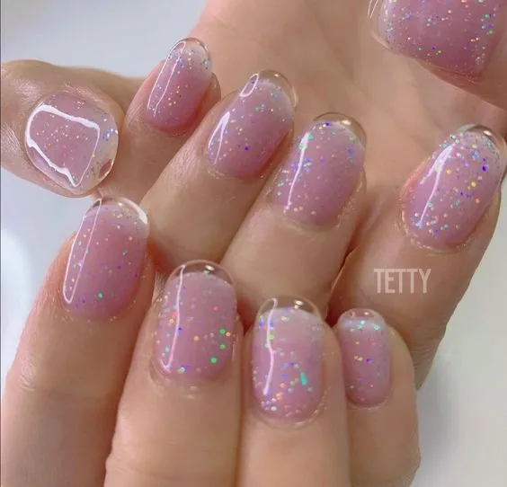 Актуальный маникюр на зиму Актуальный маникюр на зиму