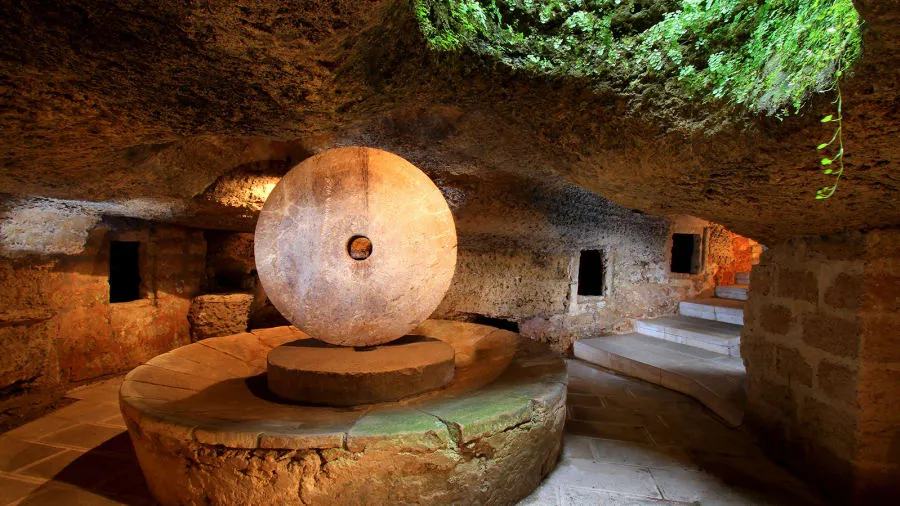 Багато будівель Пресічче розташовані над печерами Багато будівель Пресічче розташовані над печерами