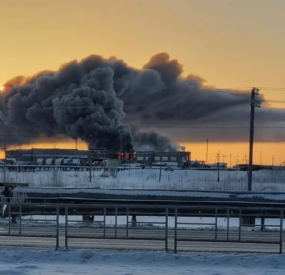 Масштабный пожар вспыхнул 25 ноября в России