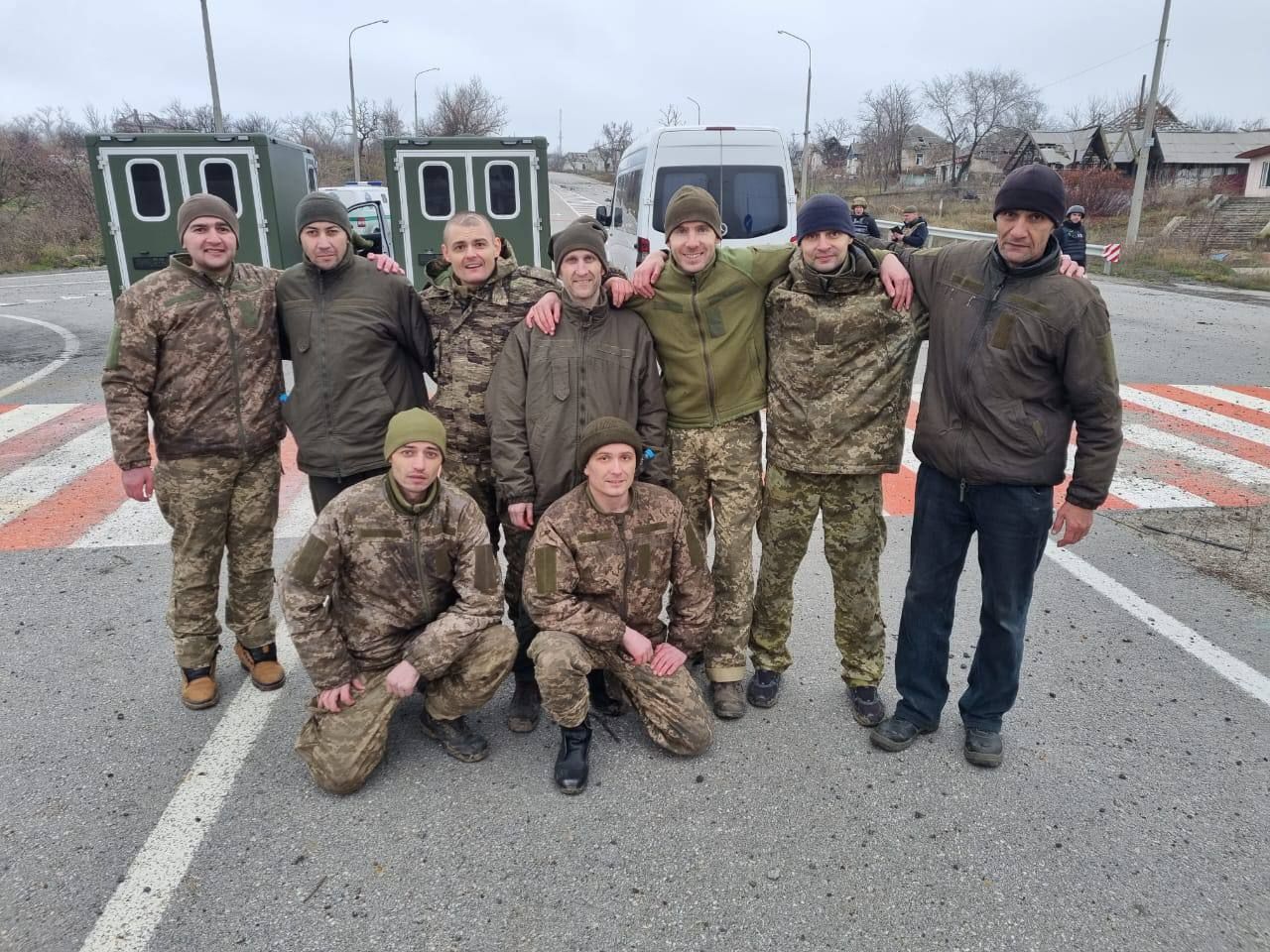 З полону повернулись ще 12 військових