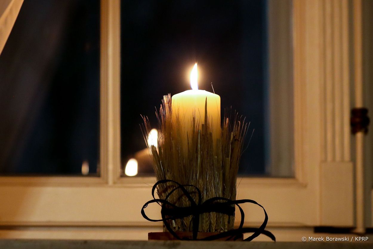 Дуда вшанував жертв Голодомору - в резиденції президента Польщі запалили свічку пам'яті - 24 Канал