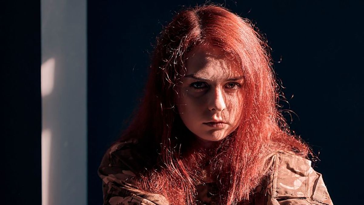 Пташка Катерина Поліщук показала написаний у полоні вірш Пташка Катерина Поліщук показала написаний у полоні вірш